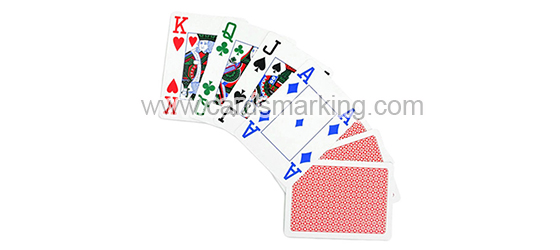 Copag 4 cores jogando cartas